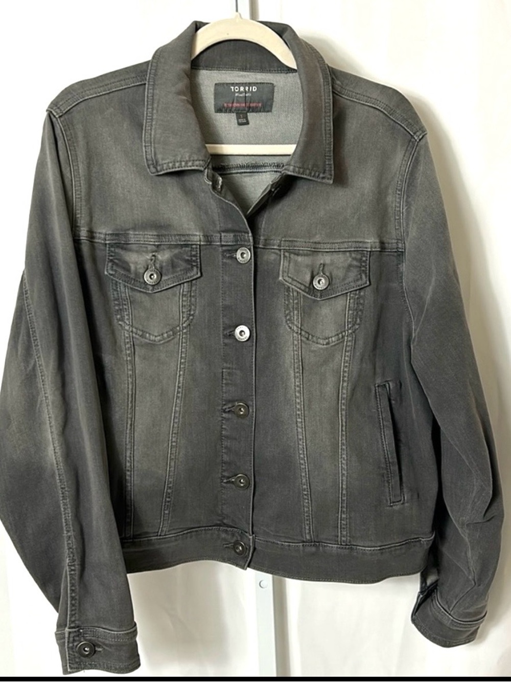 Torrid Size 1 Women’s 1X Gray Full Button Front Denim Cotton Jacket Front Pocket